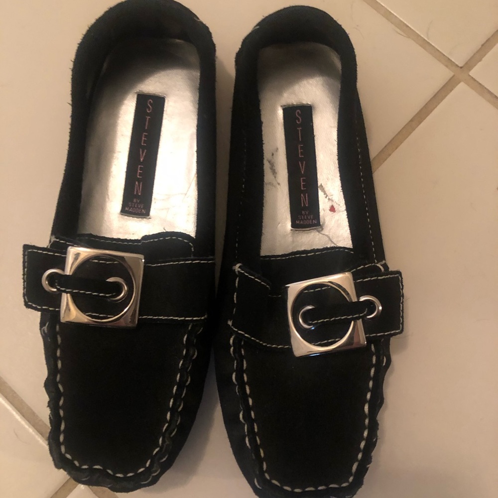 Steve Madden Ladies suede slip on